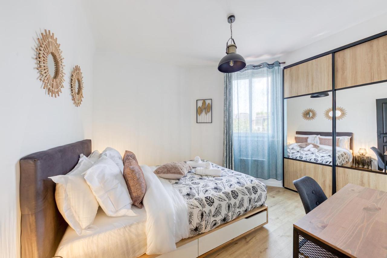 Metro 14 Et Le Metro 7 A 6 Minutes A Pied Emplacement Strategique Parking Gratuit Apartment